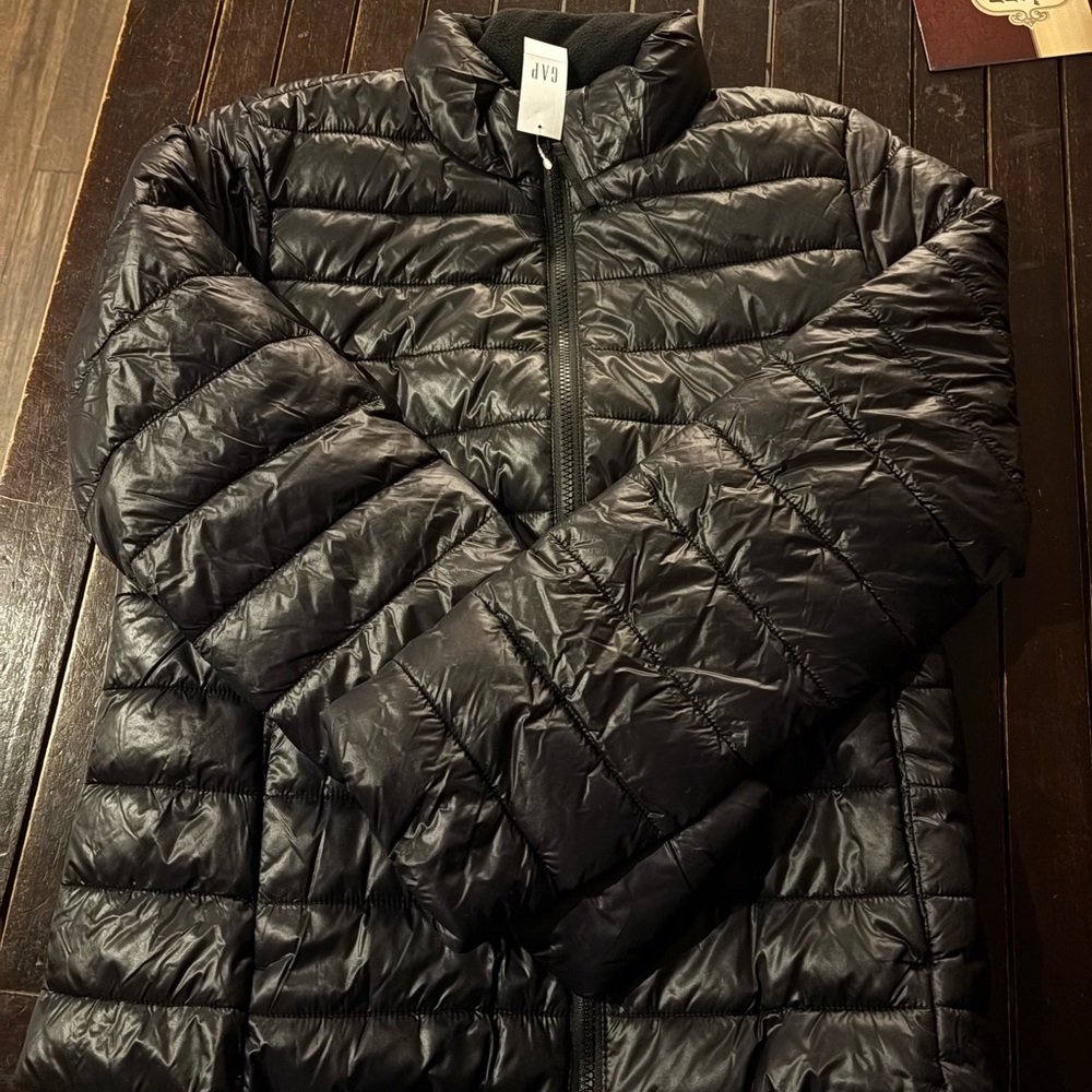 GAP Women’s black cold control puffer jacket